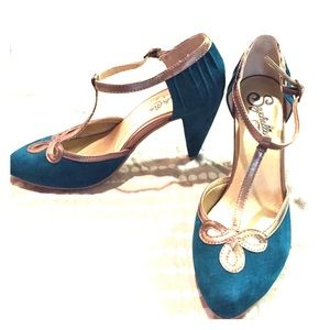 Turquoise and gold Seychelles