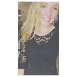 Meet your Posher, Kayla