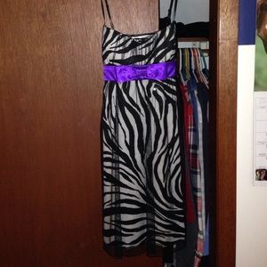 Short zebra pattern formal dress. Size large.