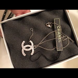 Chanel classical necklace