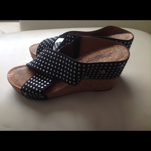 Wedge - Picture 2 of 2
