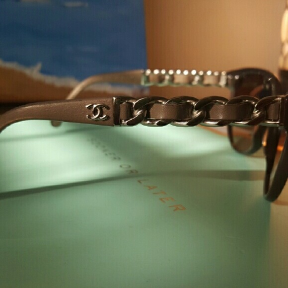 CHANEL Sunglasses