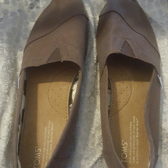 Brown TOMS