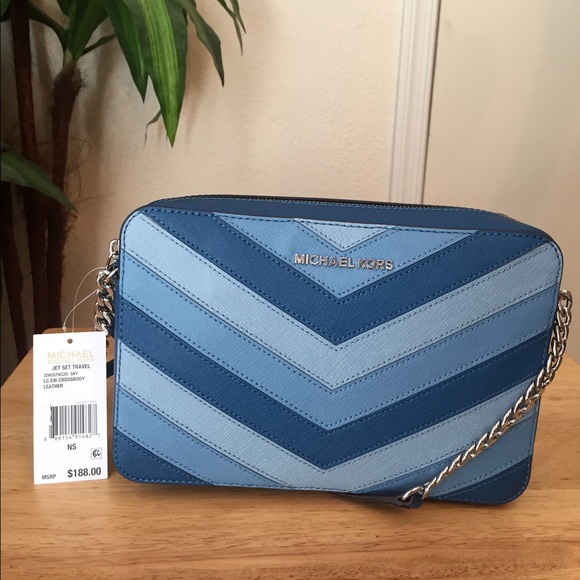 SOLDⓂ️Michael MK chevron crossbody