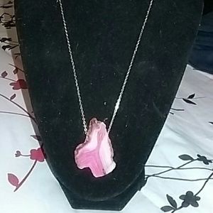 GORGEOUS HOT PINK STONE NECKLACE