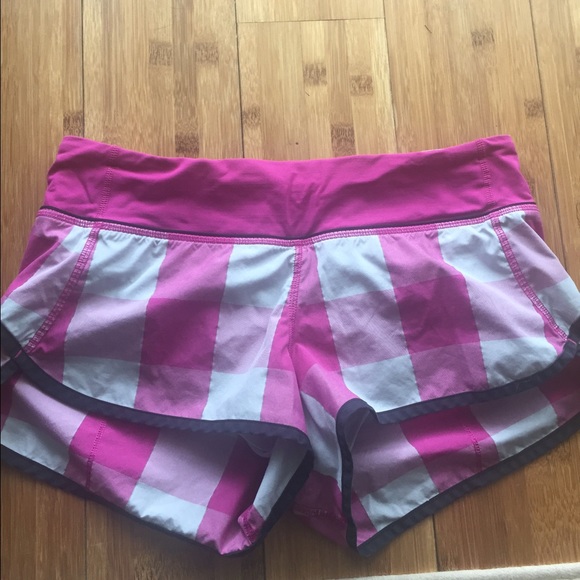 GUC. Size 6 Lululemon speed shorts