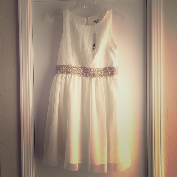 Minuet white dress with beaded belt