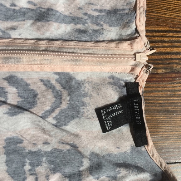 Abstract romper - Picture 2 of 4