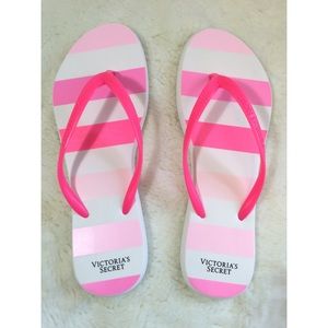 •🆕Victoria's Secret Flip Flops•