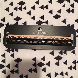 Top shop chokers!