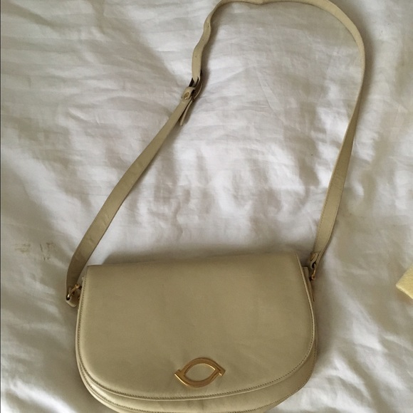 Vintage cream shoulder bag from Paris!