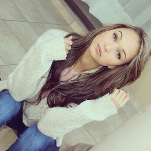 Meet your Posher, Adrienne