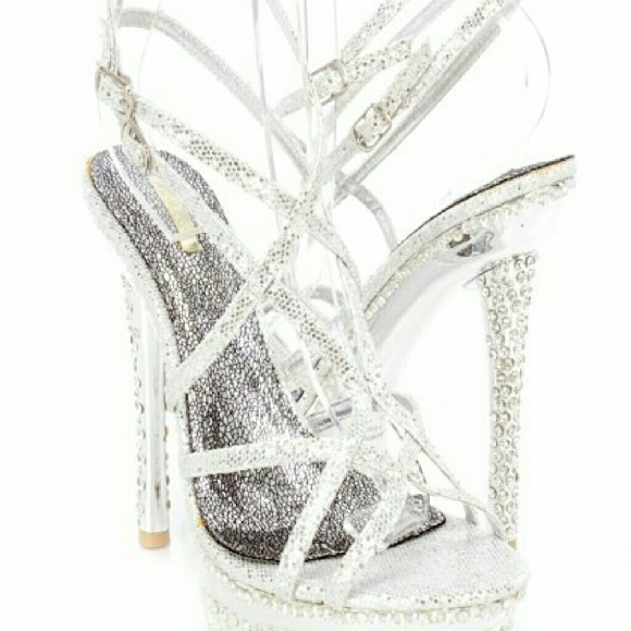 Silver crystal steleiotts