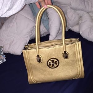 Gold 100% authentic Tory Burch Purse