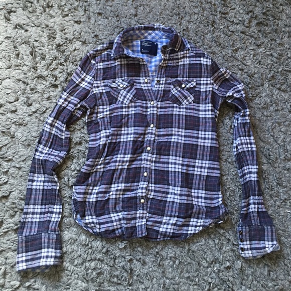American Eagle Flannel w/ gorgeous pearl buttons