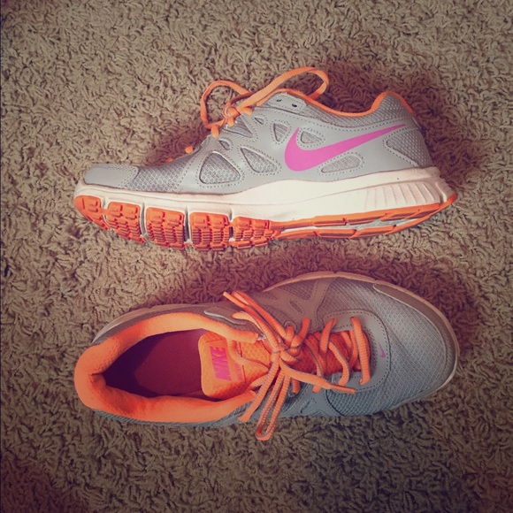 Nike tennis shoes