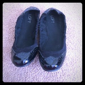 Ann Taylor Loft black patent toe ballet flats