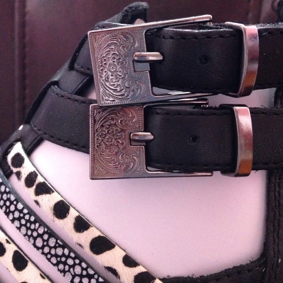 Pointed cutout booties Jungle Leather Flat Sandal - Picture 2 of 4