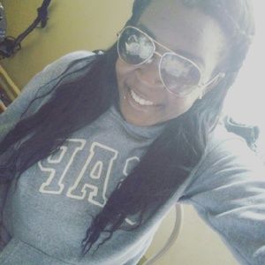 Meet your Posher, Monique