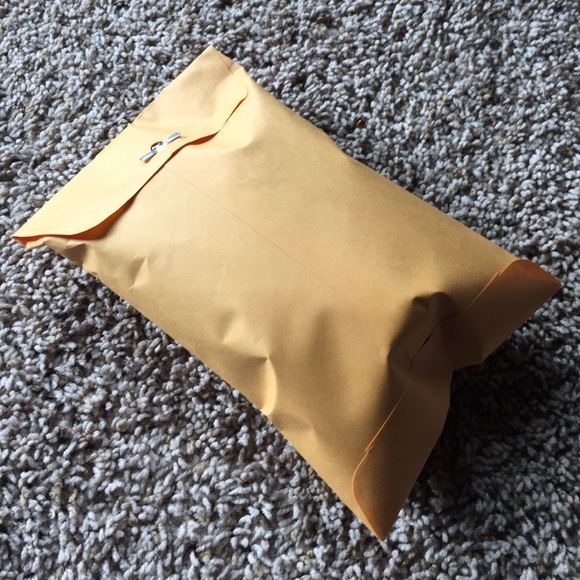 Help Can I Send Out A Package Like This? New Posh - image 1