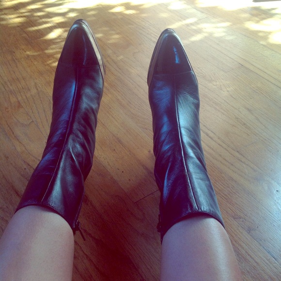 Mid length leather boots