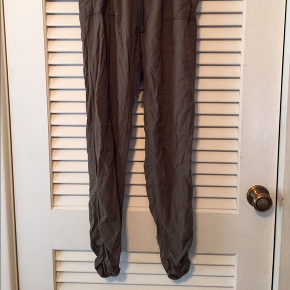 Army green jogger pants - Picture 1 of 2