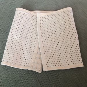 🚫SOLD🚫Waist Cincher Body Shaper Nude Medium 💋