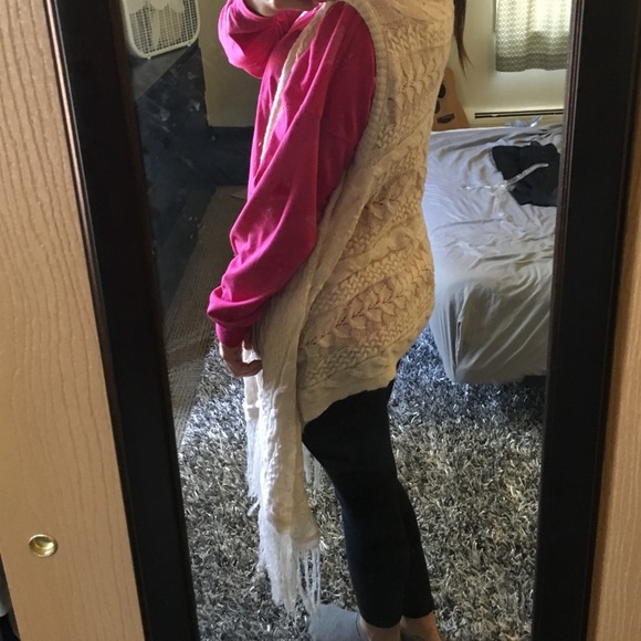 Beautiful sleeveless sweater!