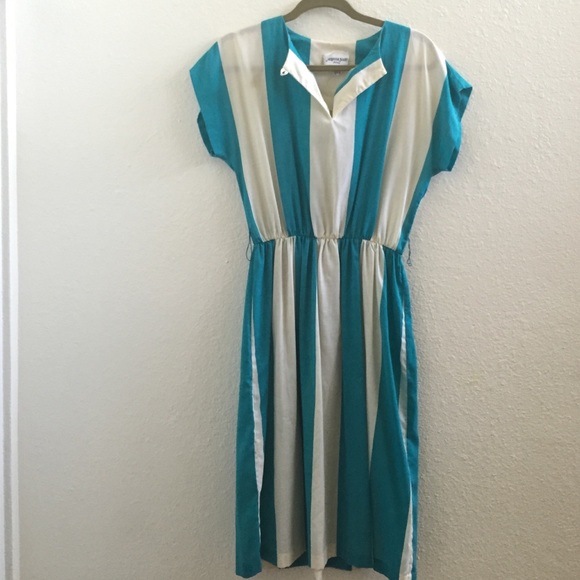 ✨HP✨Vintage striped dress from Alyssa Scott