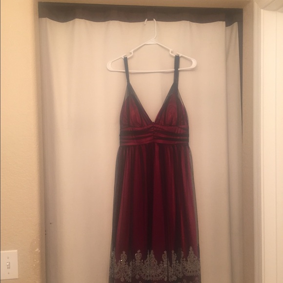 SOLD‼️Beautiful dress - Picture 4 of 4
