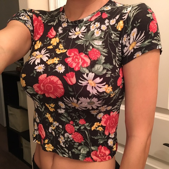Brandy Melville Crop Flower Top