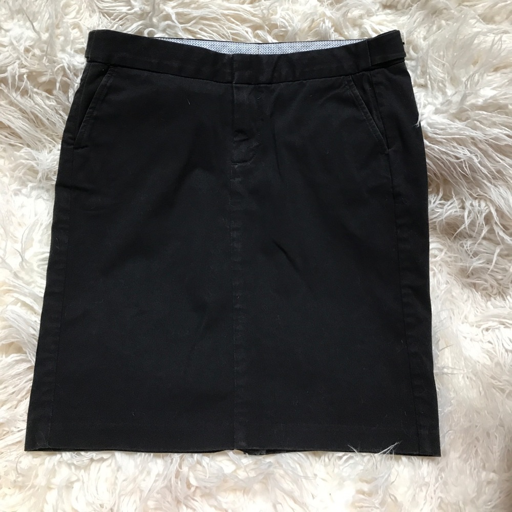 *SOON TO DONATE* Work GAP Skirt - Picture 2 of 6