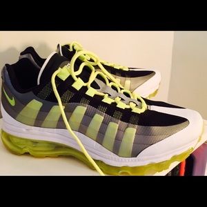 Nike AirMax neon green