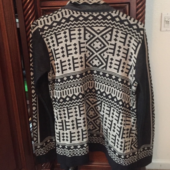 AZTEC CARDIGAN - Picture 2 of 3