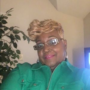 Meet your Posher, Gina