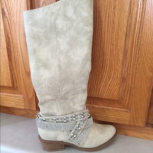 •Size 6 super adorable Not Rated Boots!•