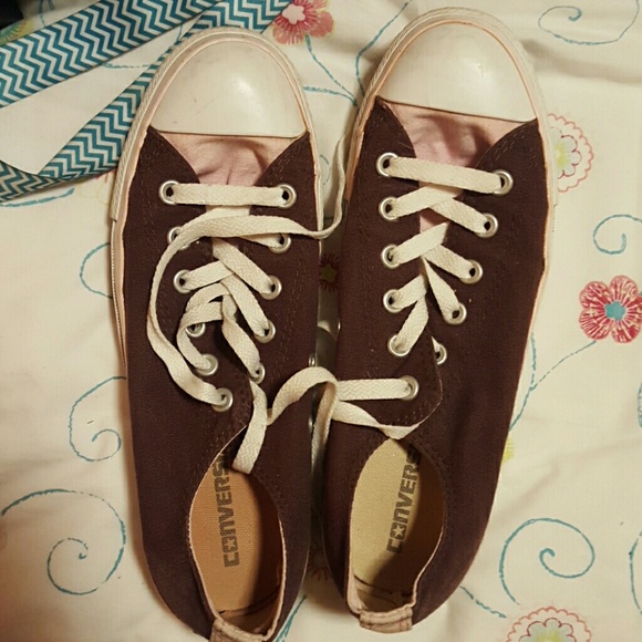 Converse - Picture 1 of 1
