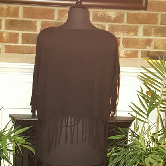 🔴 $$ New Cropped Tee featuring "The Beatles" - Picture 3 of 3