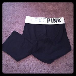 Black VS cropped yoga pants