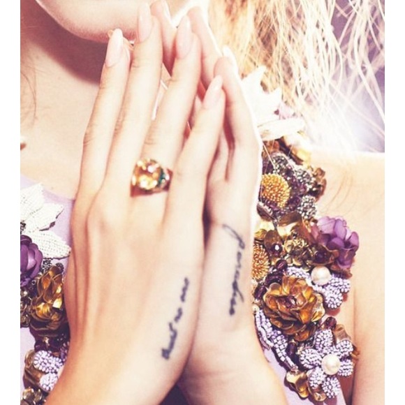 Meet your Posher, Karess