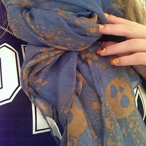 Skull pattern scarf