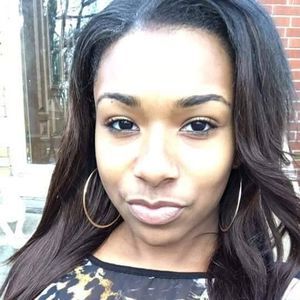 Meet your Posher, Dinishia