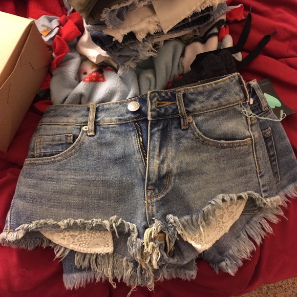 3 pairs of short shorts with tags - Picture 2 of 3