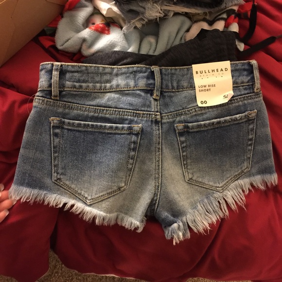 3 pairs of short shorts with tags - Picture 3 of 3