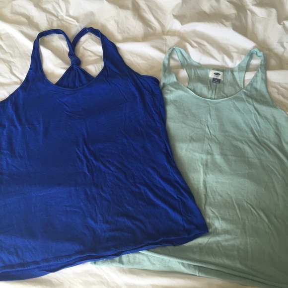 2!!! Workout tanks and Nike capris bundle!