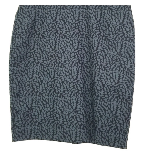 🎀Loft Pencil Work Skirt Size 4P NWOT🎀