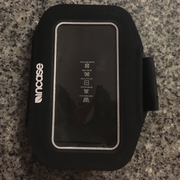 BRAND NEW Incase sports armband