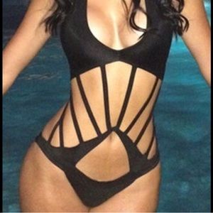 Strappy monokini