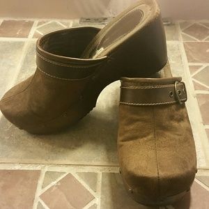 Clogs!!!