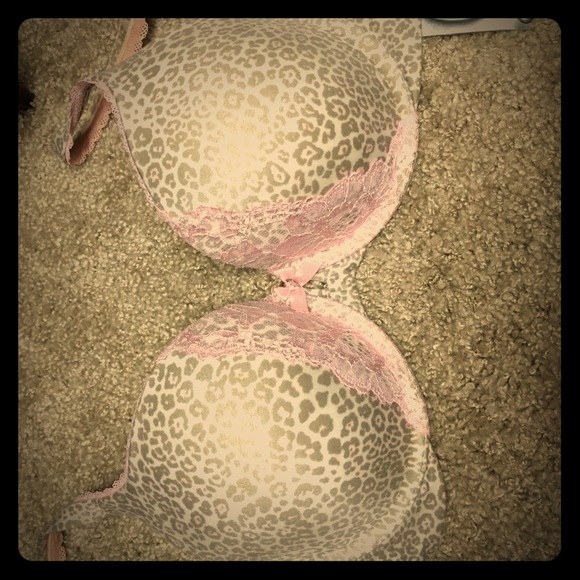 ❌❌SOLD❌❌VS cheetah print bra